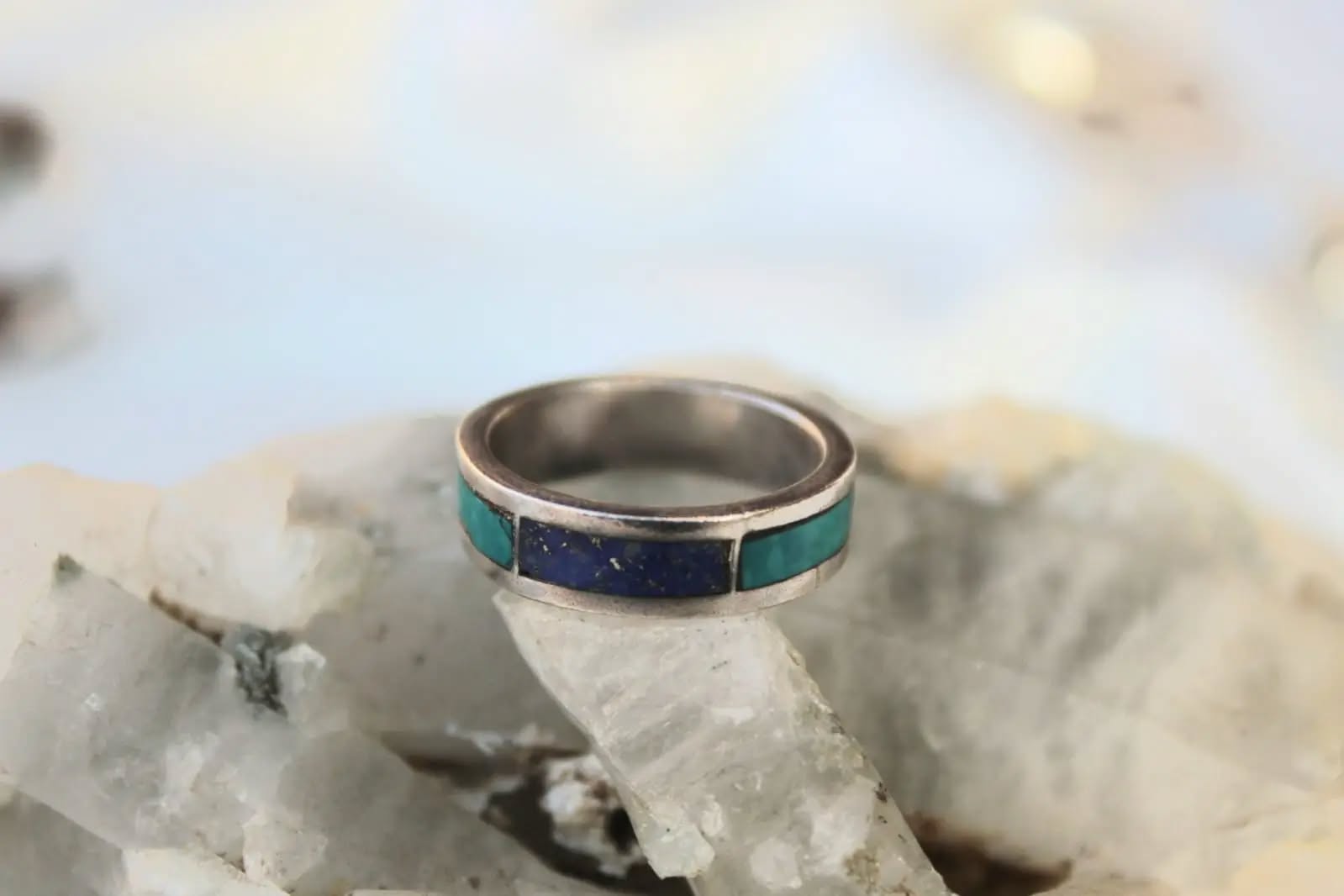 Anillo de plata con lapislázuli y turquesa